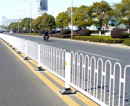倒u型道路護(hù)欄 倒u型道路護(hù)欄